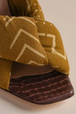 Togo Heel In Dandelion