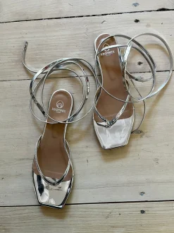 Tyla Sandal In Mirror
